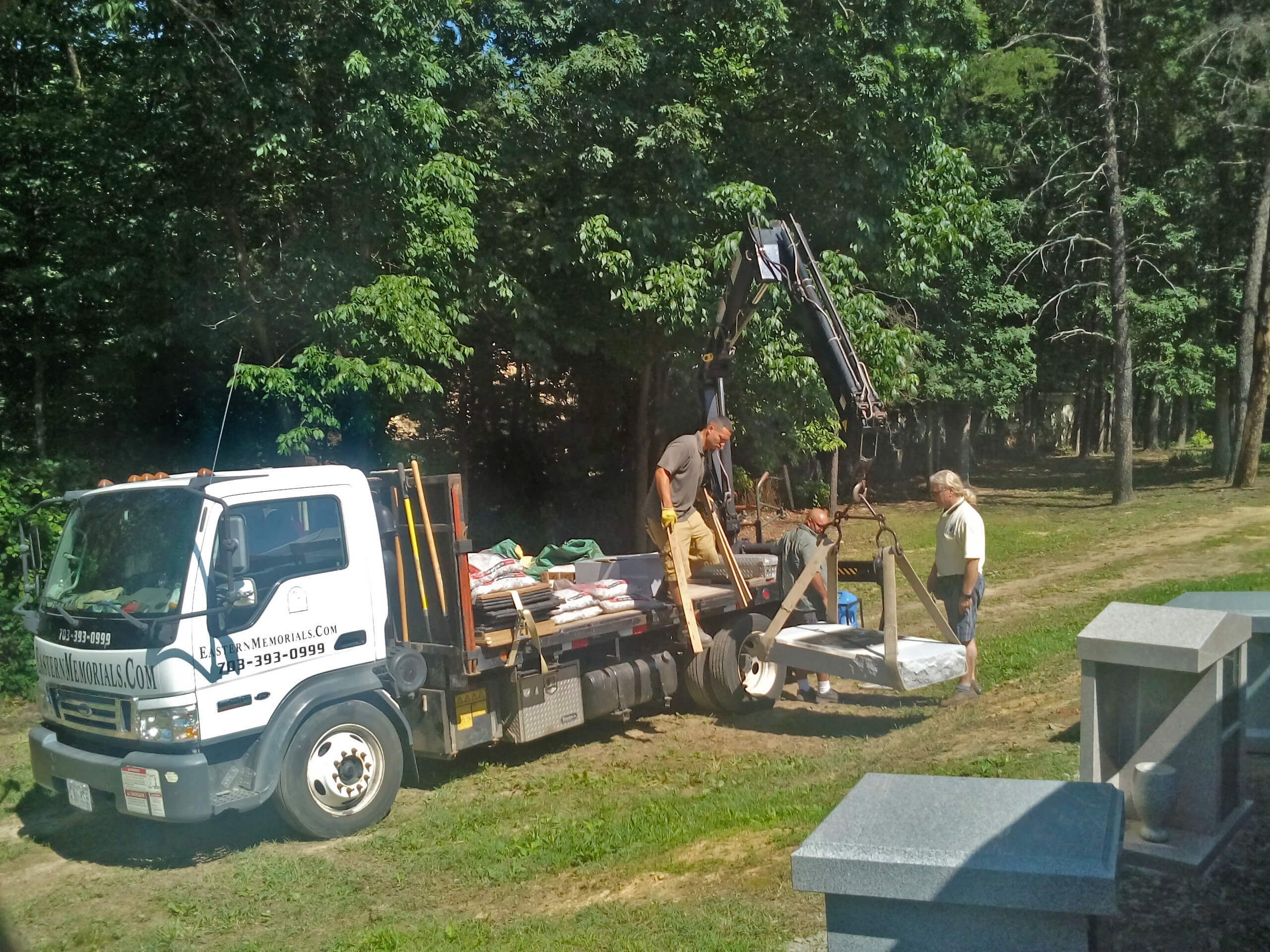 Setting & Delivery Truck