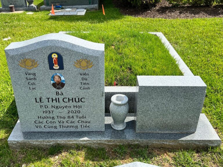 Le, Chuch Memorials