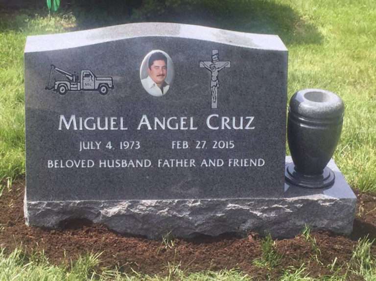 Cruz Memorial